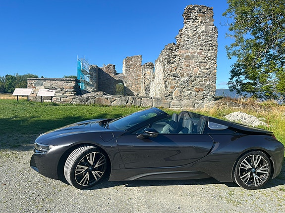 BMW i8 2 of 7
