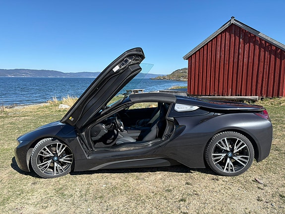 BMW i8 6 of 7