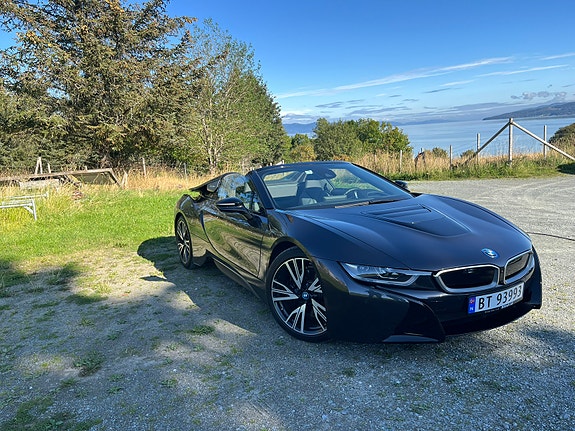 BMW i8 3 of 7