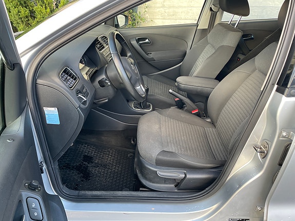 Volkswagen Polo 10 of 14