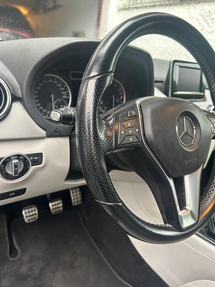 Mercedes-Benz B180 6 of 6