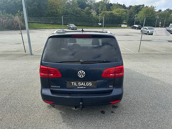 Volkswagen Touran 5 of 14
