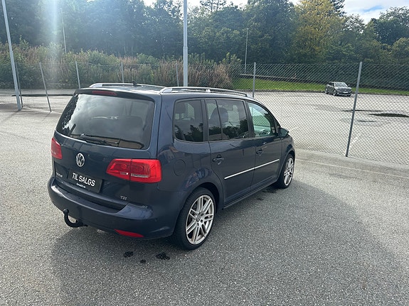 Volkswagen Touran 4 of 14