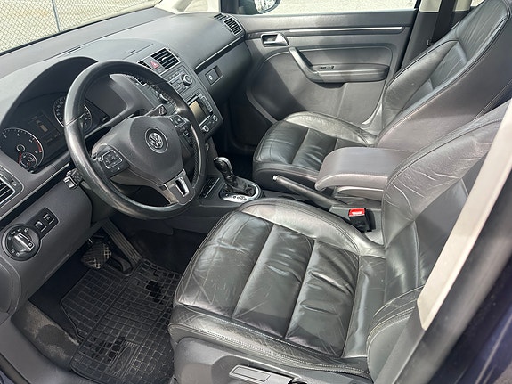 Volkswagen Touran 7 of 14