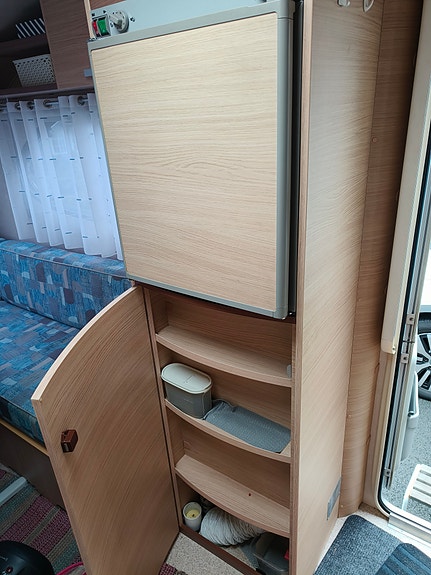 Adria Action 361 LH 5 of 11