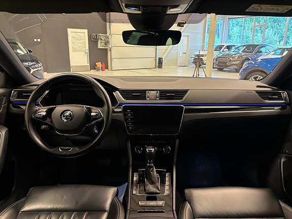 Skoda Superb 15 of 30