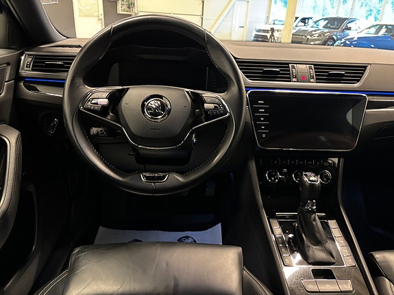 Skoda Superb 16 of 30