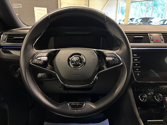 Skoda Superb 17 of 30