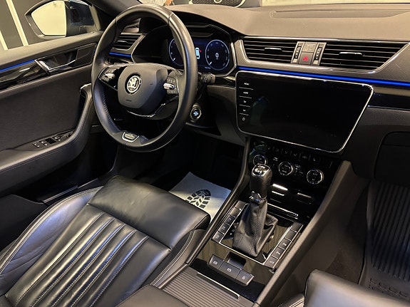 Skoda Superb 14 of 30