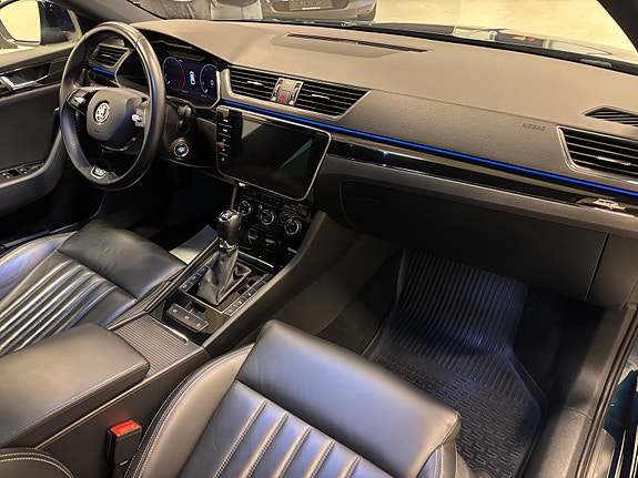 Skoda Superb 13 of 30