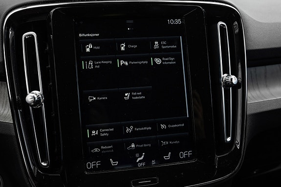 Volvo XC40 21 of 28