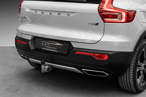 Volvo XC40 4 of 28
