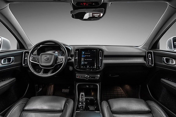 Volvo XC40 16 of 28