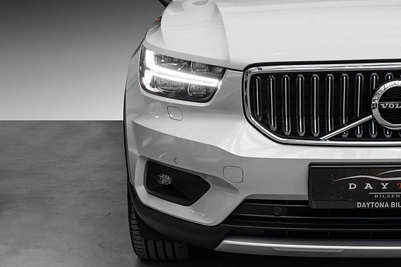 Volvo XC40 7 of 28