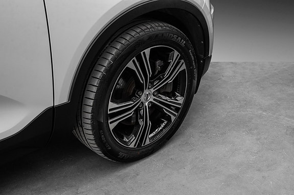 Volvo XC40 9 of 28