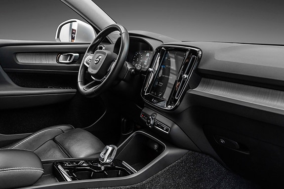 Volvo XC40 28 of 28