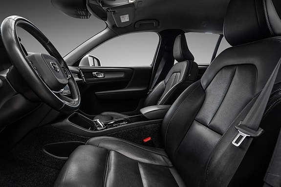 Volvo XC40 11 of 28