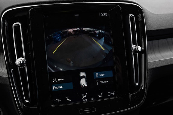 Volvo XC40 23 of 28