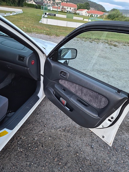 Toyota Corolla 7 of 9