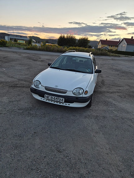 Toyota Corolla 3 of 9
