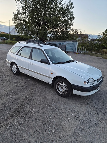 Toyota Corolla 5 of 9