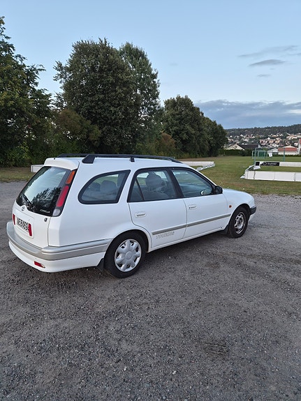 Toyota Corolla 4 of 9