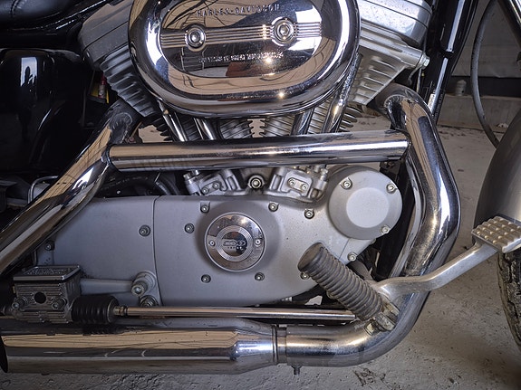 Harley-Davidson XL 883 Sportster 10 of 16