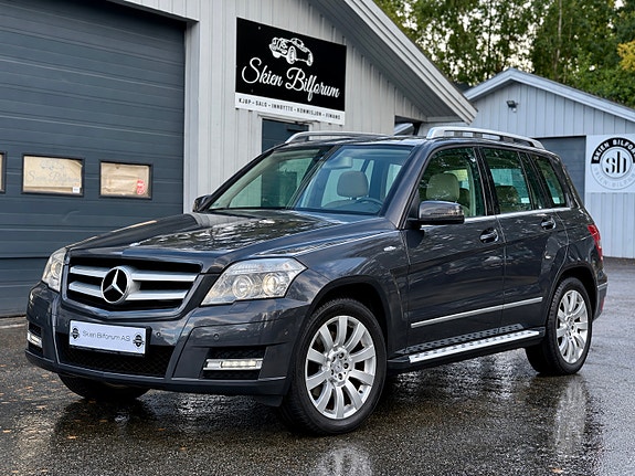 Mercedes-Benz GLK220 2 of 8
