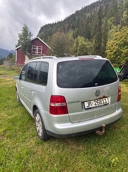 Volkswagen Touran 3 of 13