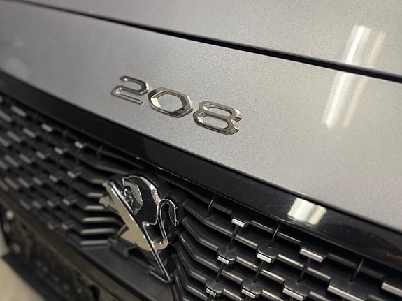 Peugeot e-208 6 of 23
