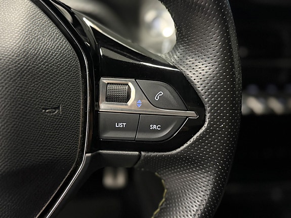 Peugeot e-208 17 of 23