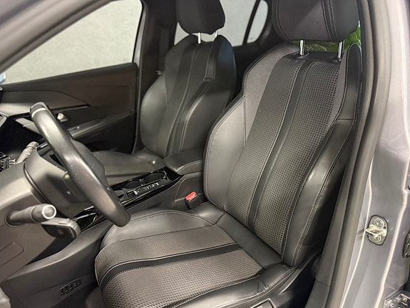 Peugeot e-208 22 of 23