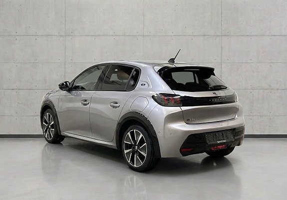 Peugeot e-208 4 of 23