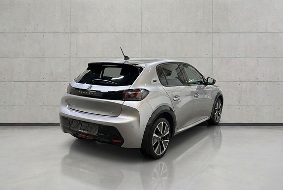 Peugeot e-208 5 of 23