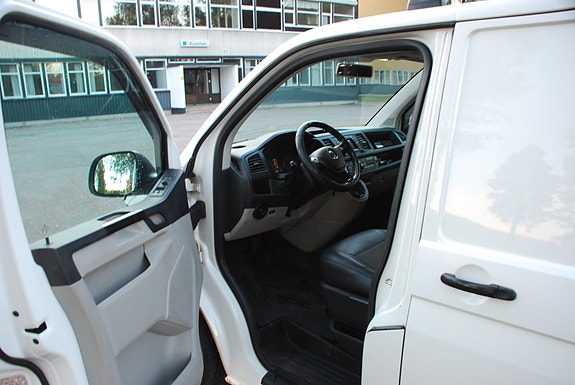 Volkswagen Transporter 7 of 16