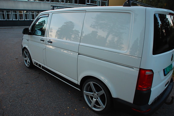 Volkswagen Transporter 6 of 16