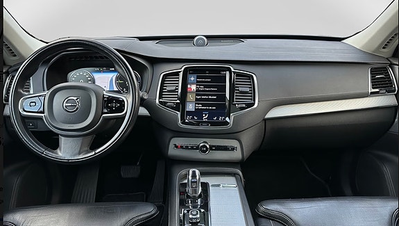 Volvo XC90 12 of 15