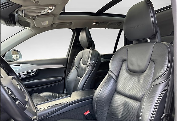 Volvo XC90 15 of 15