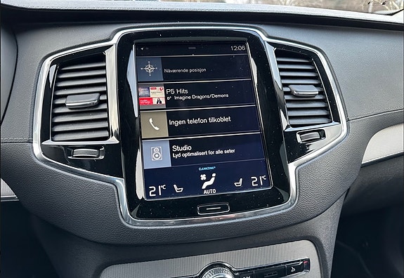 Volvo XC90 11 of 15