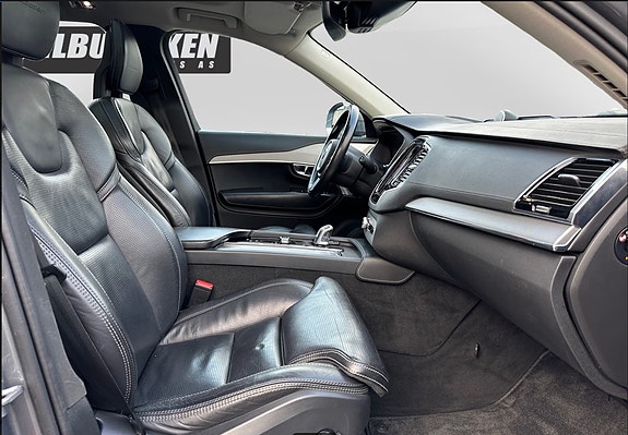 Volvo XC90 13 of 15