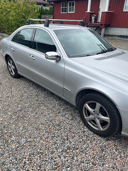 Mercedes-Benz E220 4 of 18
