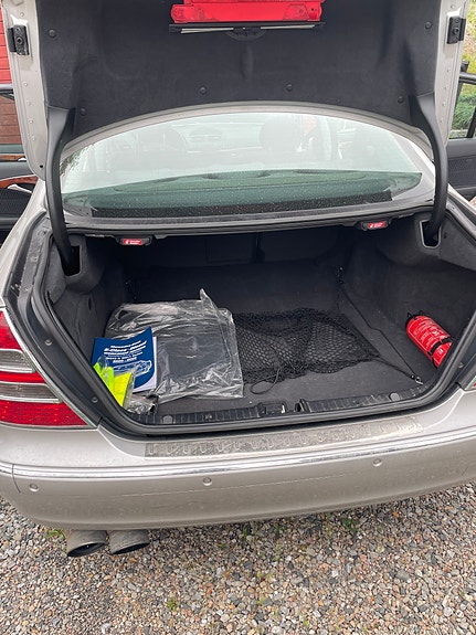 Mercedes-Benz E220 8 of 18