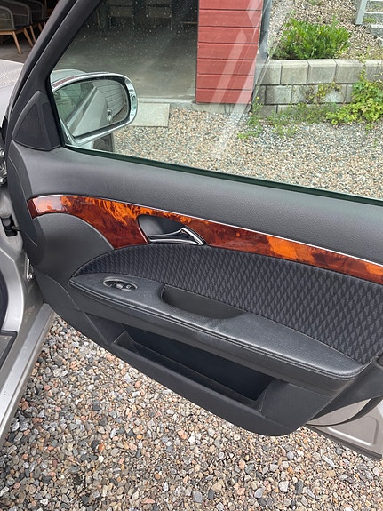 Mercedes-Benz E220 15 of 18