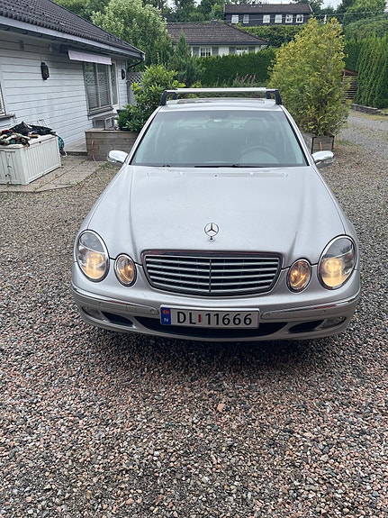 Mercedes-Benz E220 5 of 18