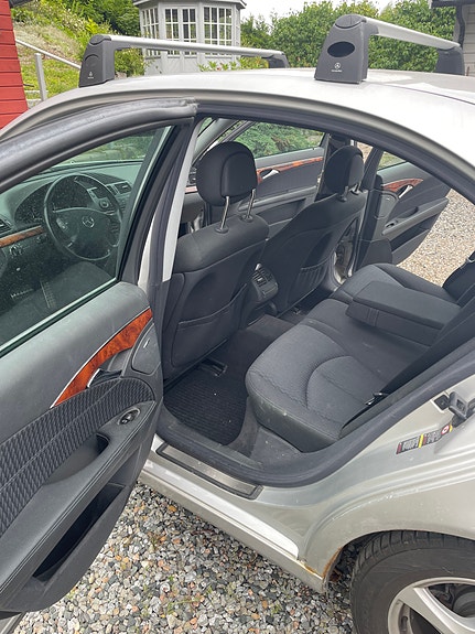 Mercedes-Benz E220 9 of 18
