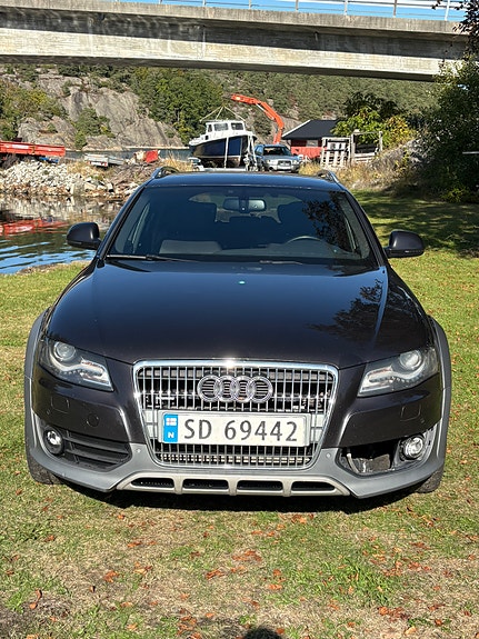 Audi A4 allroad 2 of 5