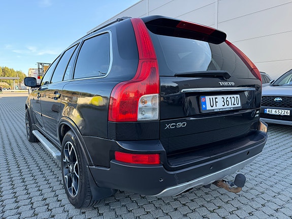 Volvo XC90 10 of 30