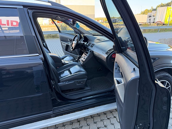 Volvo XC90 24 of 30