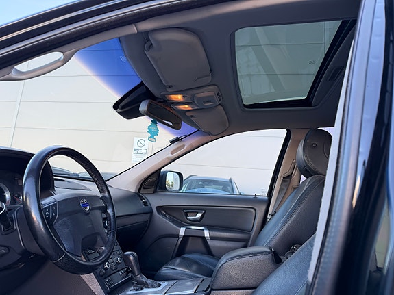 Volvo XC90 15 of 30