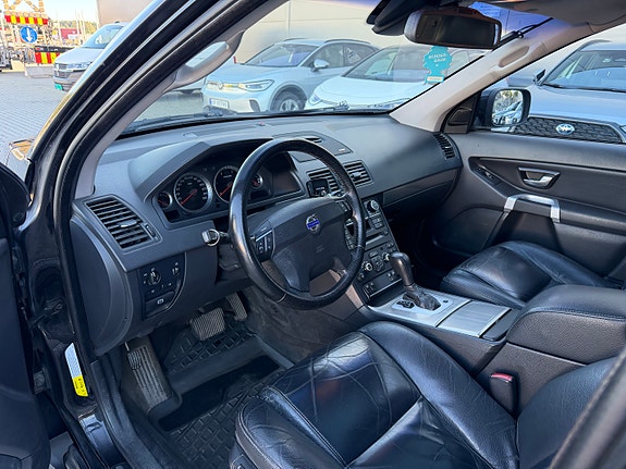 Volvo XC90 14 of 30